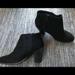 Size 8 1/2 Old Navy Booties